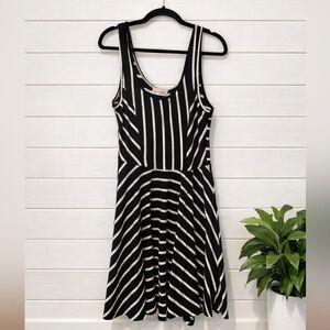 🩵👉💗Lush Black & White Striped Fit & Flare Dress Size Medium | Sleeveless